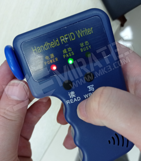 Handheld 125Khz RFID Duplicator Card Reader Copier Writer